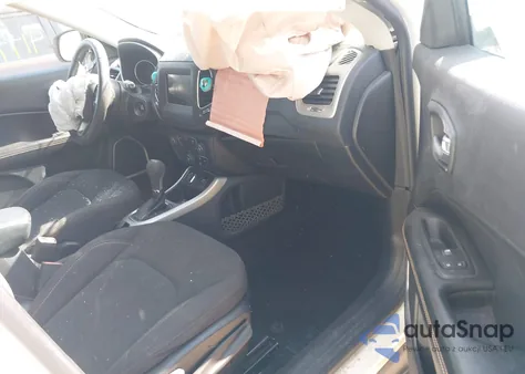 2019 Jeep Compass Sport Fwd из США, поврежденный, VIN 3C4NJCAB4KT820012